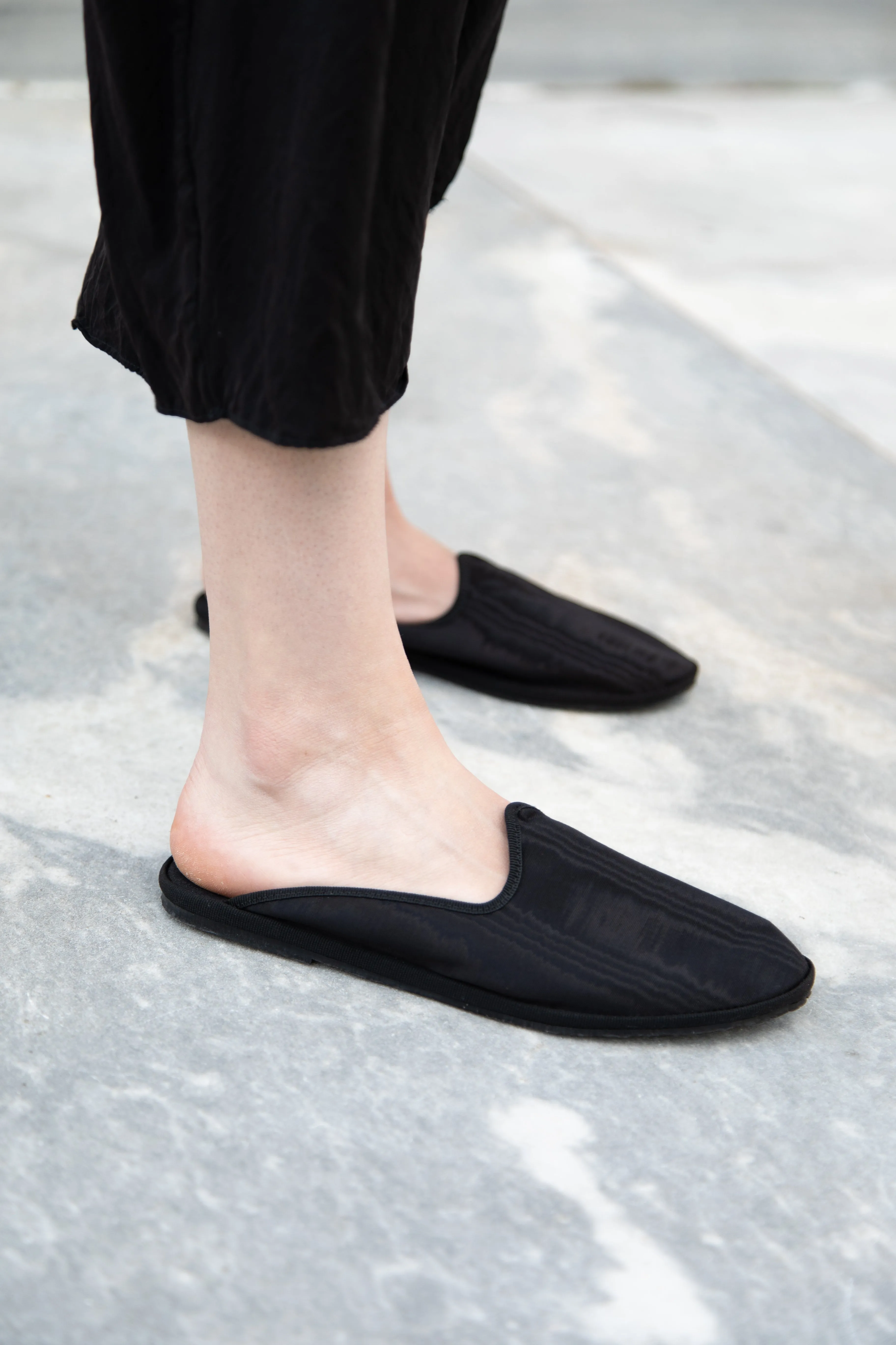 Drogheria Crivellini | Silk Slides in Black