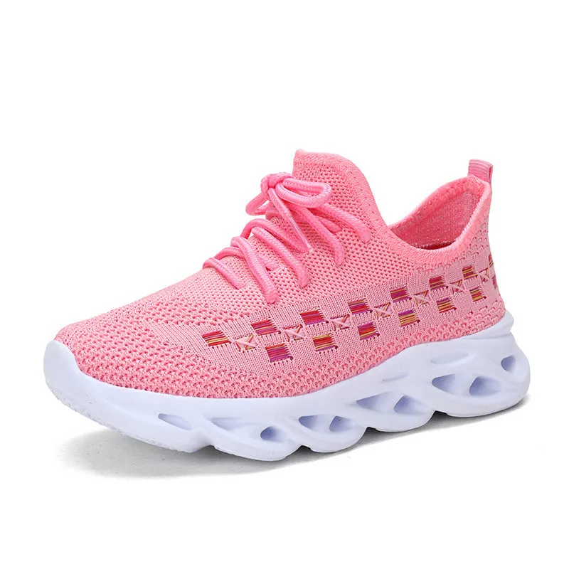 Girls' sport sneaker with mesh
