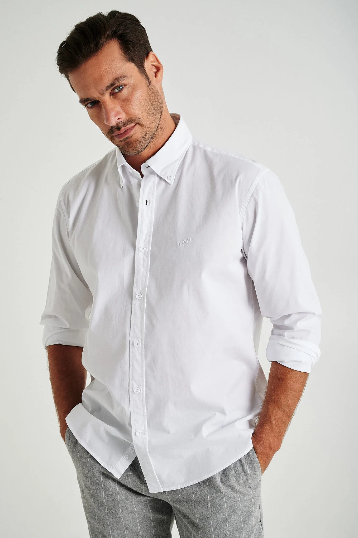 Regular fit cotton elastane comfort poplin shirt in garment dye
