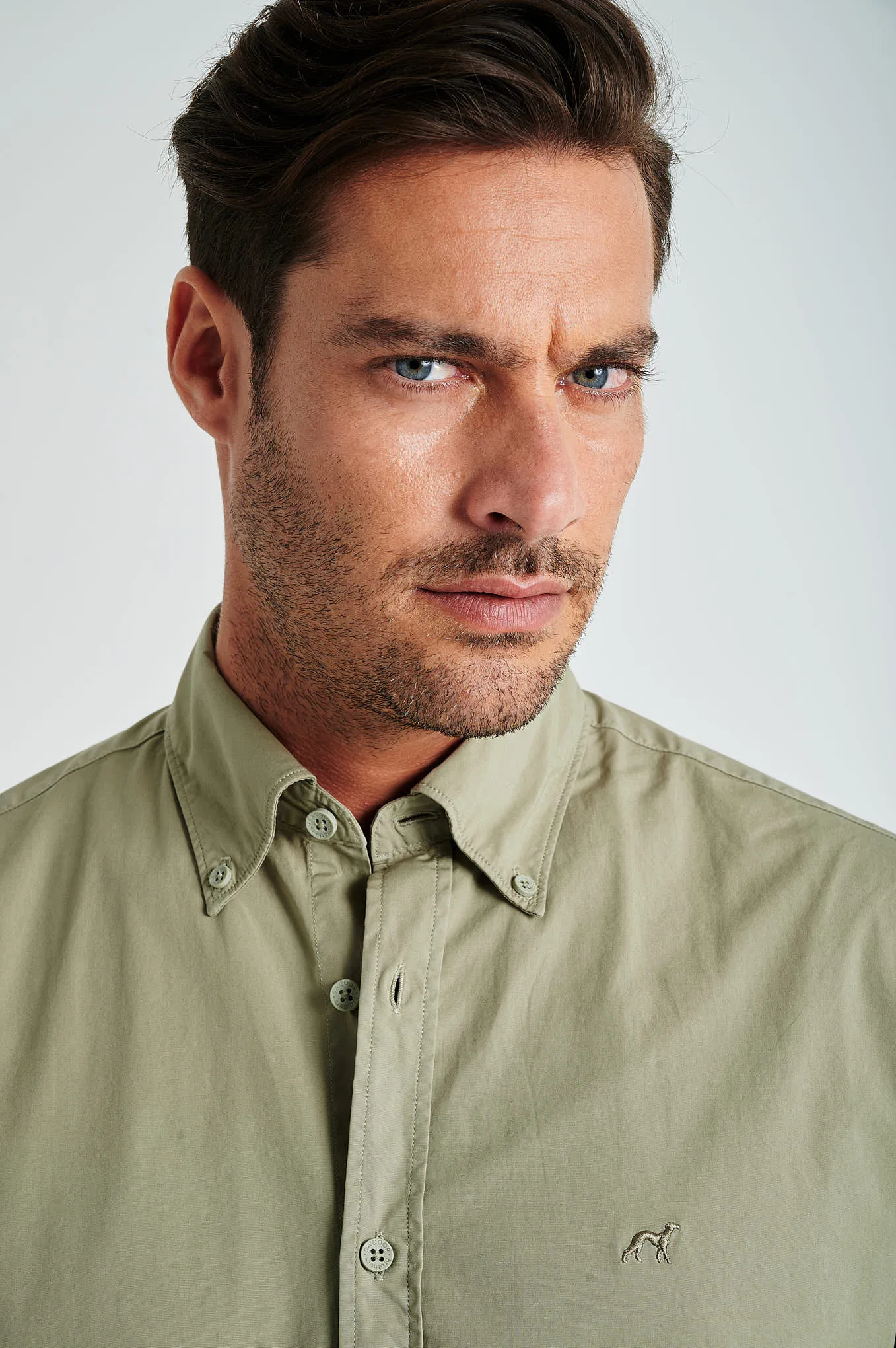 Regular fit cotton elastane comfort poplin shirt in garment dye