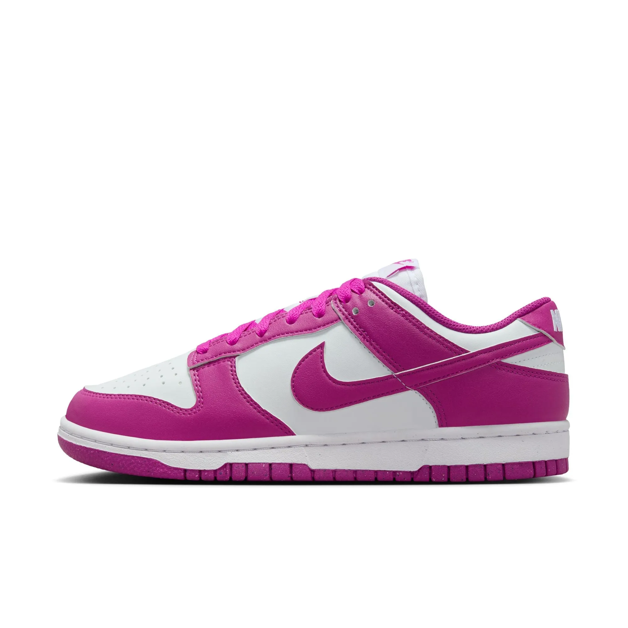 WOMENS NIKE DUNK LOW NEXT NATURE (WHITE/HOT FUCHSIA)